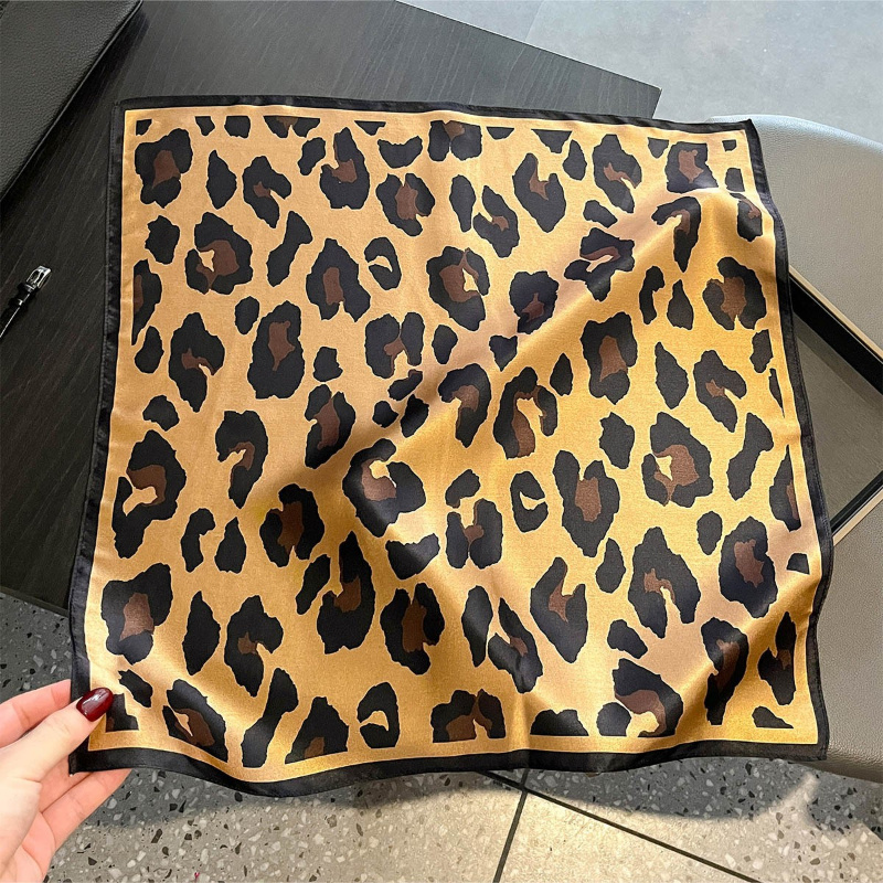 Шелковый квадратный платок с л – обзор и цена Silk Scarf Square